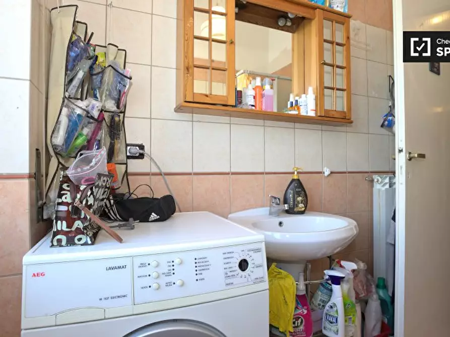 Immagine 14 di Camera condivisa in affitto  in Via Federico Ozanam a Roma