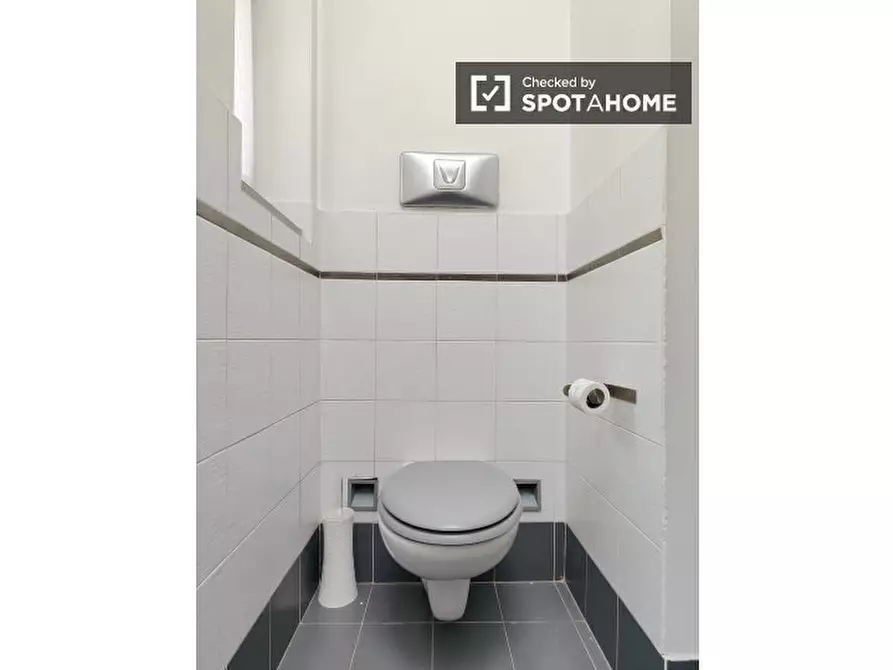 Immagine 18 di Camera condivisa in affitto  in Via Ariberto a Milano