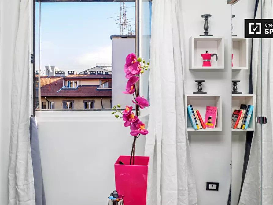 Immagine 9 di Ufficio in affitto  in Via Pietro Crespi a Milano