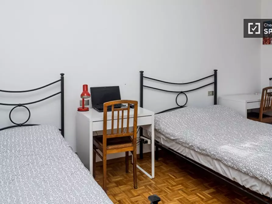 Immagine 2 di Camera condivisa in affitto  in Via Emilio de Marchi a Milano