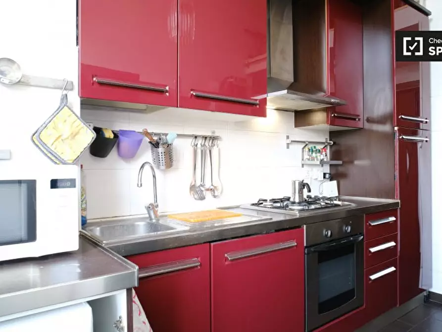 Immagine 19 di Camera condivisa in affitto  in Via Appia Nuova a Roma