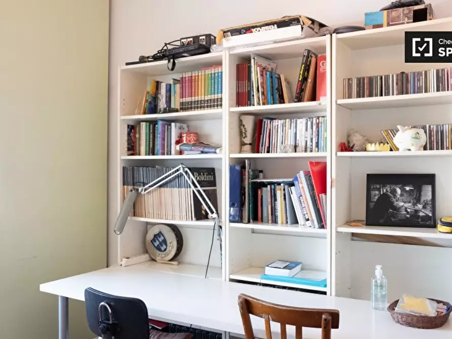 Immagine 8 di Camera condivisa in affitto  in Via Pietro Cartoni a Roma