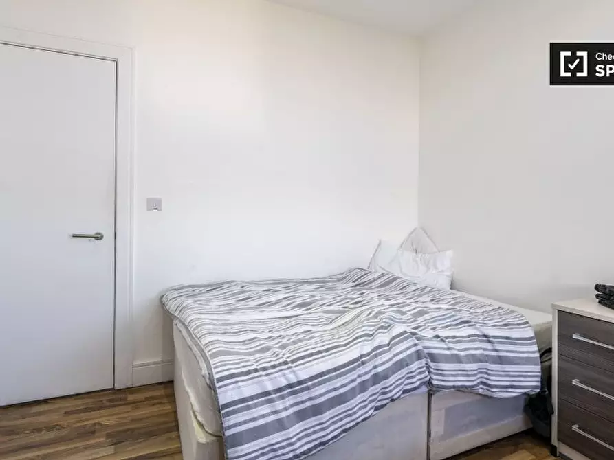 Immagine 7 di Appartamento in affitto  in St James's Rd a Camberwell