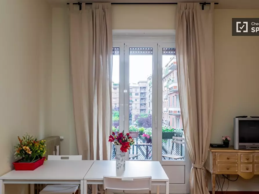 Immagine 3 di Camera condivisa in affitto  in Via Stendhal a Milano