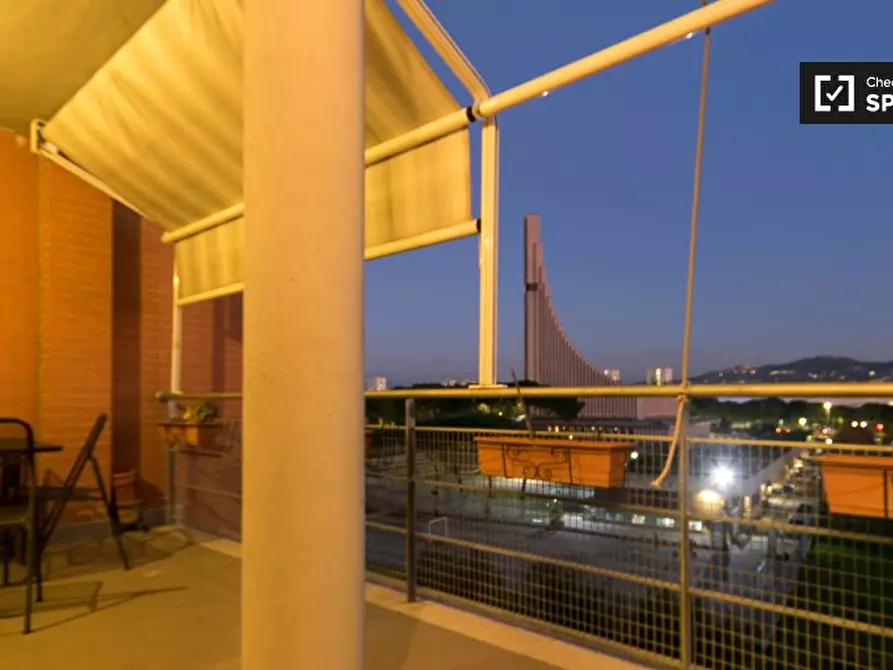 Immagine 2 di Camera condivisa in affitto  in Via Amico Aspertini a Roma