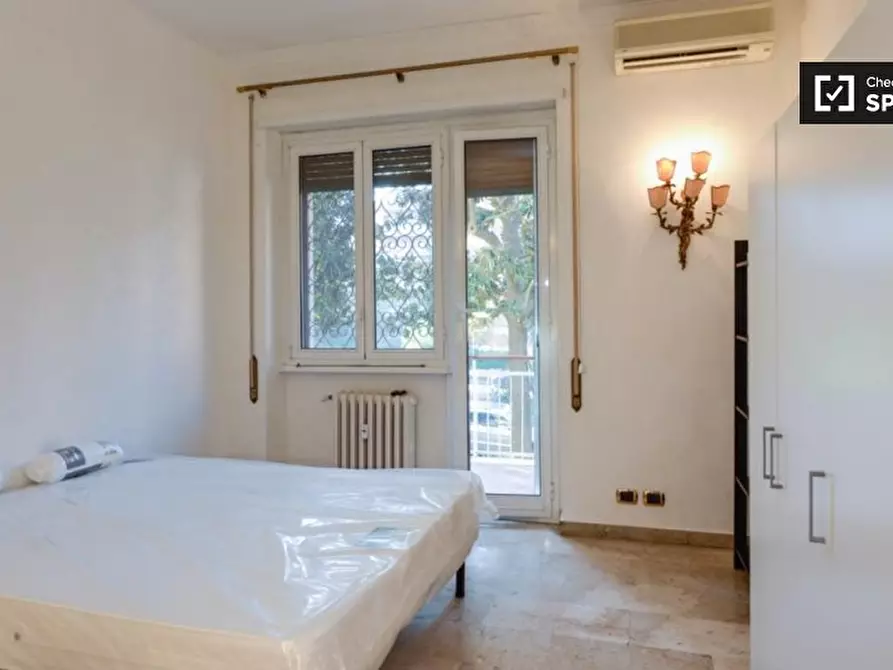 Immagine 1 di Camera condivisa in affitto  in Via Dodecaneso, 00144 Roma RM, Italy a Roma