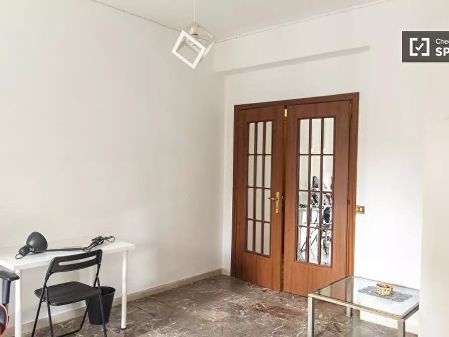 Immagine 4 di Camera condivisa in affitto  in Via Quirino Majorana a Roma