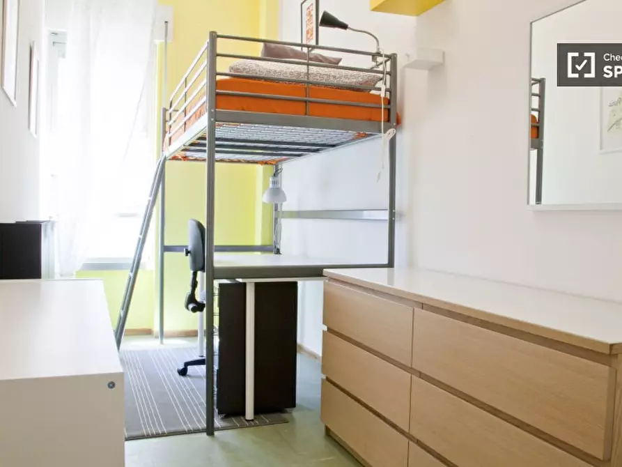 Immagine 2 di Camera condivisa in affitto  in Viale Libia a Roma