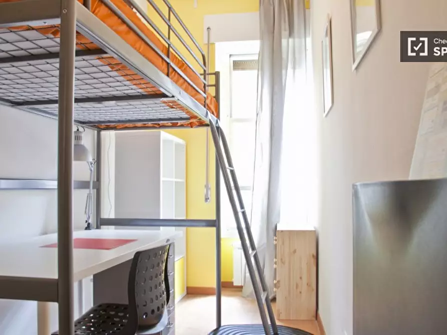 Immagine 3 di Camera condivisa in affitto  in Viale Libia a Roma