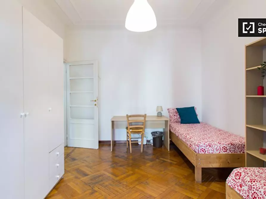 Immagine 3 di Camera condivisa in affitto  in Viale Campania a Milano