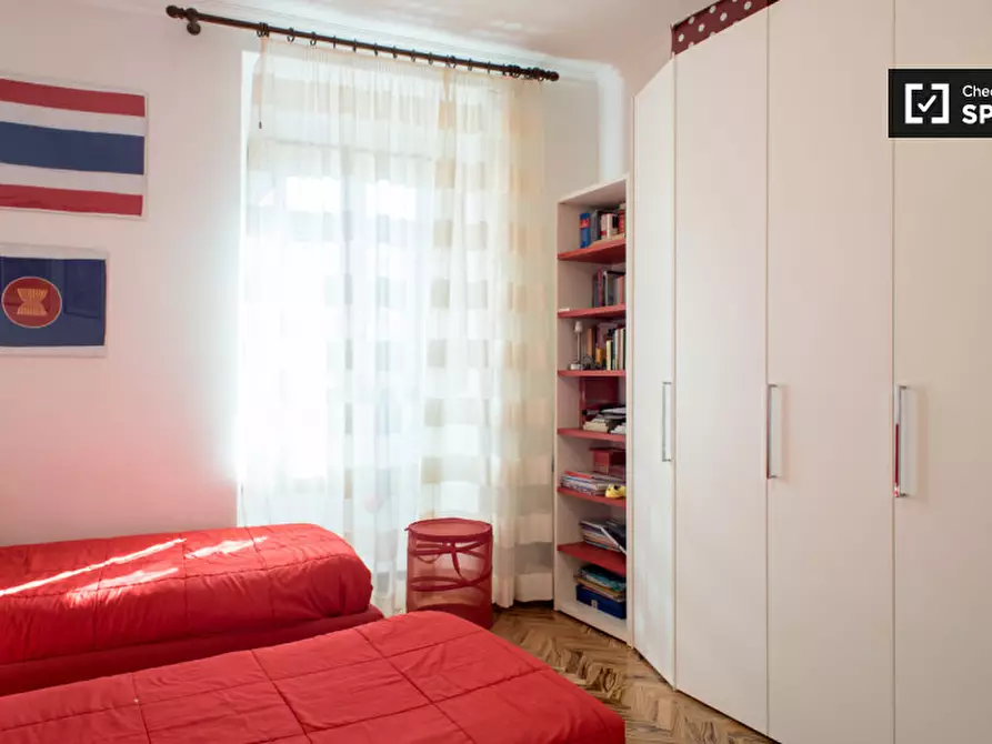 Immagine 3 di Camera condivisa in affitto  in Via Napoli a Roma