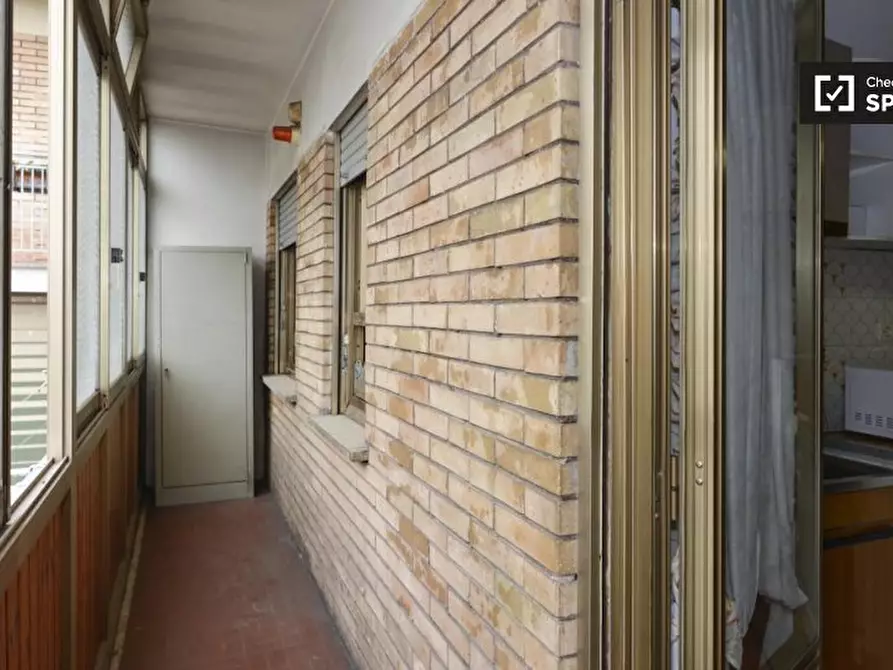 Immagine 6 di Camera condivisa in affitto  in Via Laurentina a Roma