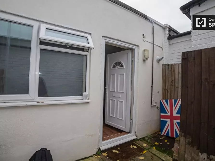 Immagine 11 di Camera condivisa in affitto  in Lower Richmond Road a Wandsworth