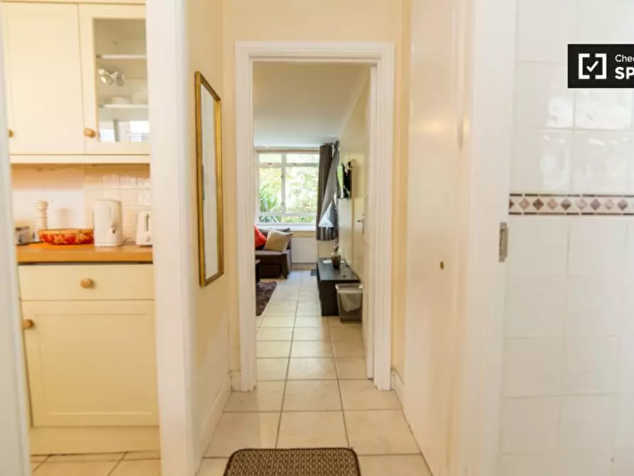 Immagine 12 di Appartamento in affitto  in Flat, Whitley House, Churchill Gardens, London SW1V 3BH, UK a 