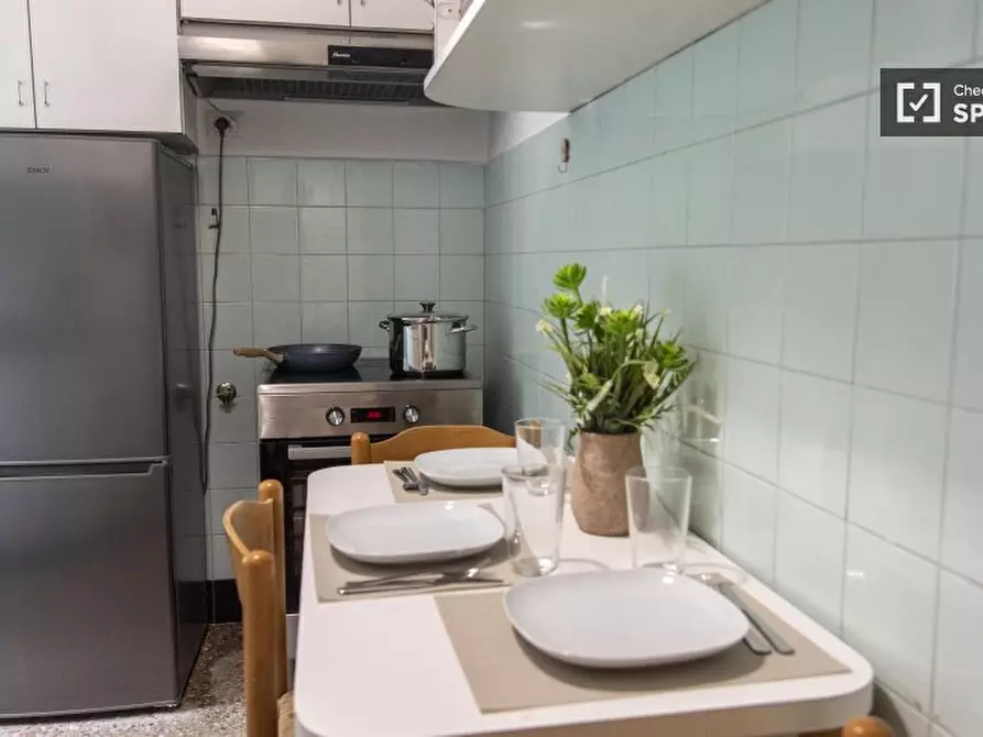 Immagine 17 di Camera condivisa in affitto  in Viale delle Province a Roma