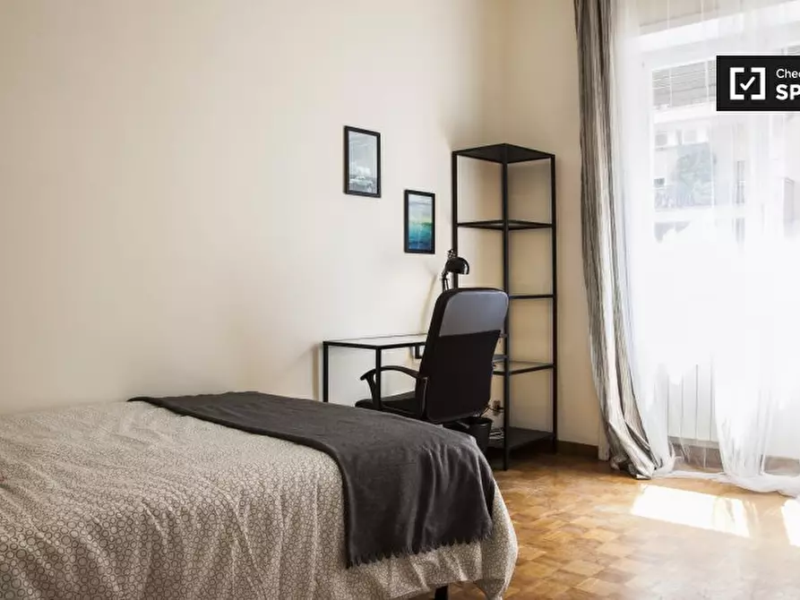 Immagine 4 di Camera condivisa in affitto  in Via Angelo Emo, 00136 Roma RM, Italy a Roma