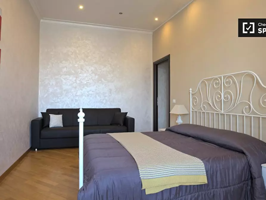 Immagine 15 di Camera condivisa in affitto  in Via Monselice a Roma