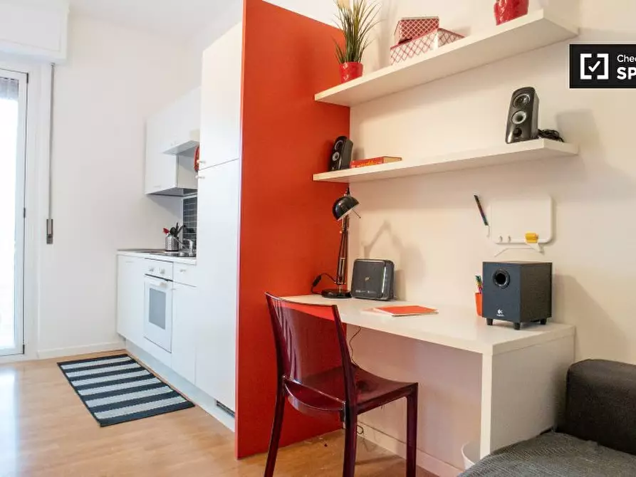 Immagine 2 di Appartamento in affitto  in Via Rutilia a Milano