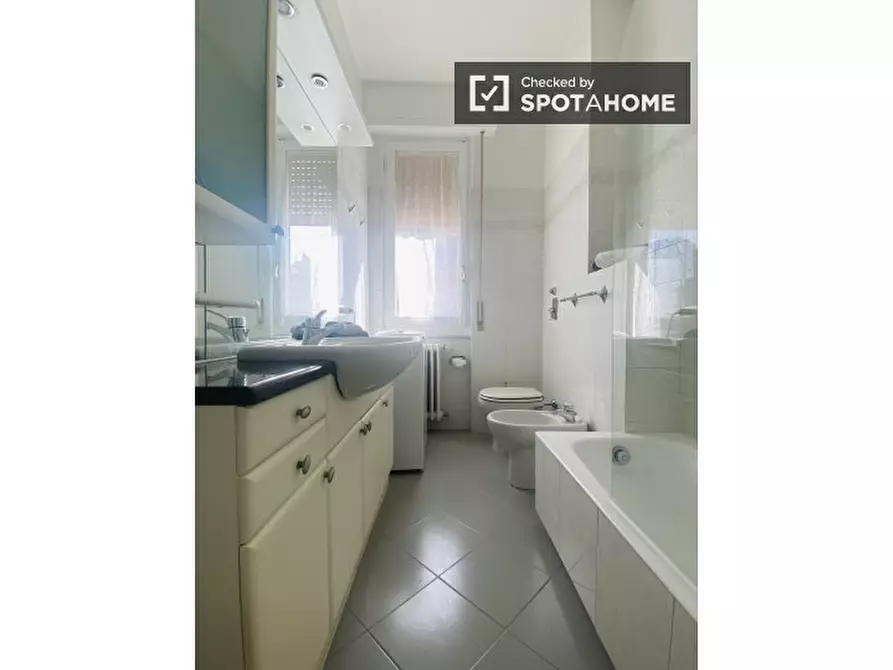 Immagine 11 di Camera condivisa in affitto  in Via Zurigo a Milano