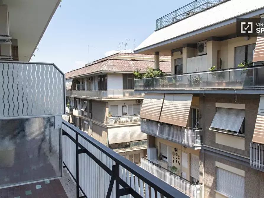 Immagine 17 di Camera condivisa in affitto  in Via Ottorino Lazzarini a Roma