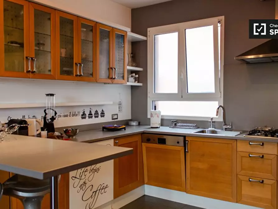 Immagine 14 di Camera condivisa in affitto  in Via Benedetto Croce, 00142 Roma RM, Italy a Roma