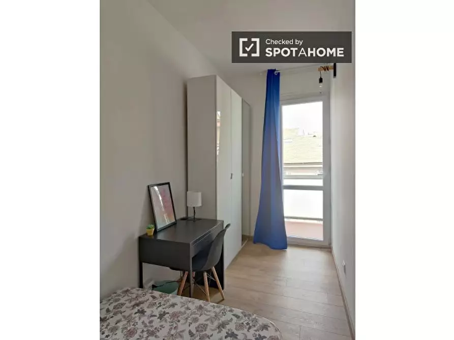 Immagine 3 di Camera condivisa in affitto  in Via Donatello a Milano