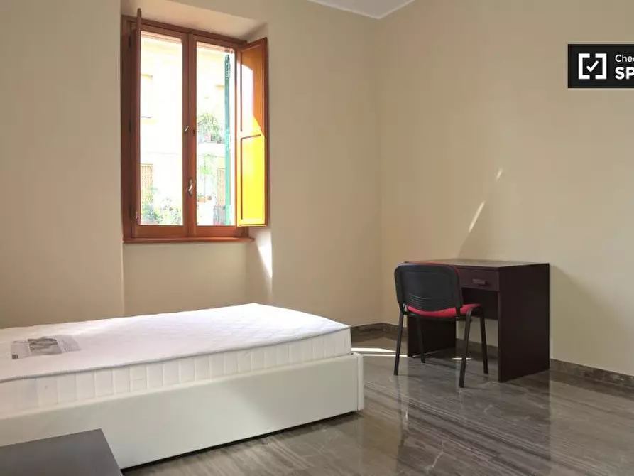 Immagine 14 di Camera condivisa in affitto  in Via Annibal Caro a Roma