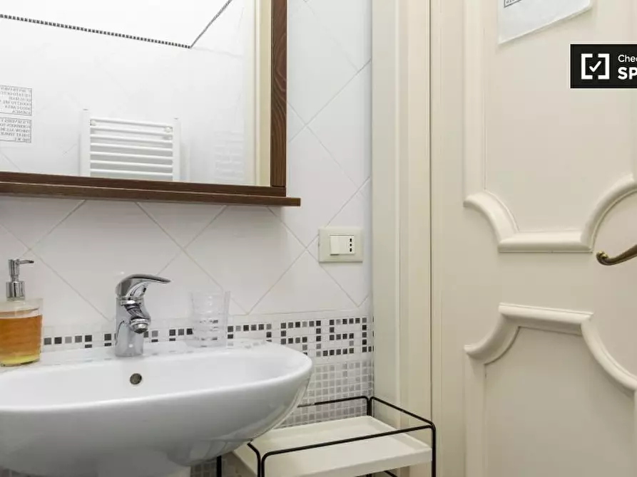 Immagine 8 di Camera condivisa in affitto  in Via della Cava Aurelia a Roma