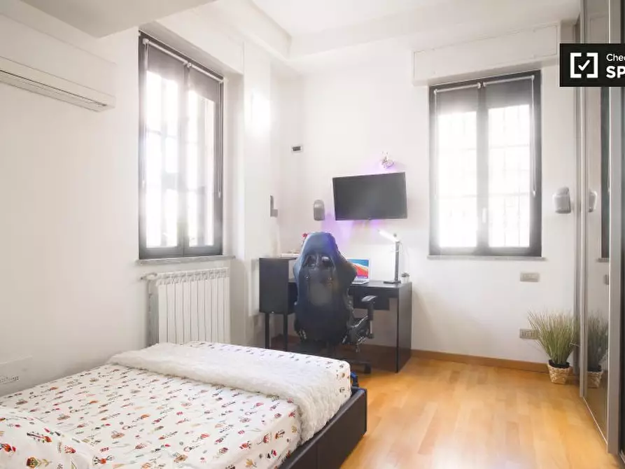 Immagine 2 di Camera condivisa in affitto  in Via Giulio e Corrado Venini a Milano