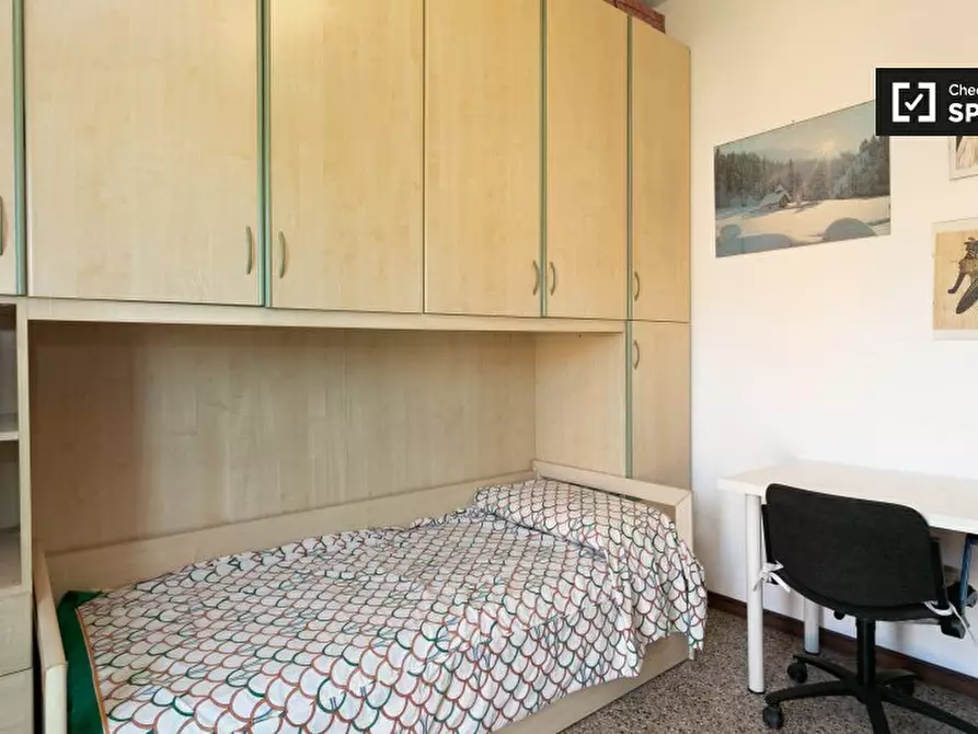 Immagine 2 di Camera condivisa in affitto  in Via Val di Bondo Milano MI, Italy a Milano