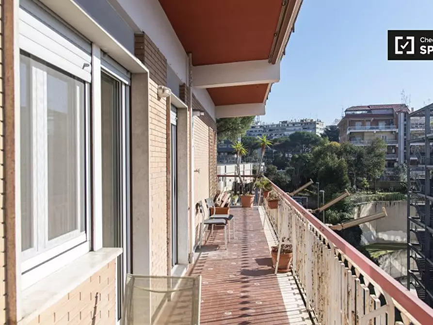 Immagine 14 di Camera condivisa in affitto  in Via Antonino Pio a Roma