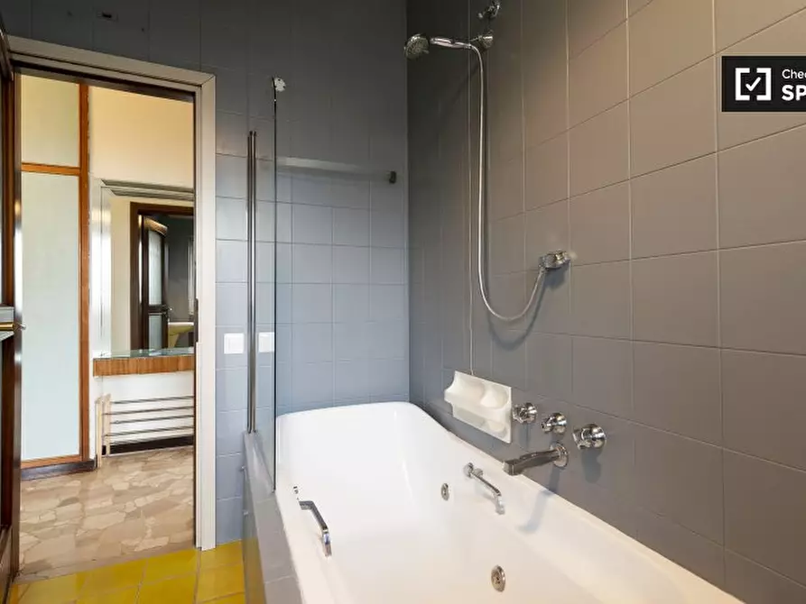 Immagine 14 di Camera condivisa in affitto  in Viale Beatrice d'Este a Milano