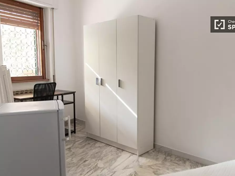 Immagine 4 di Camera condivisa in affitto  in Via dei Radiotelegrafisti a Roma