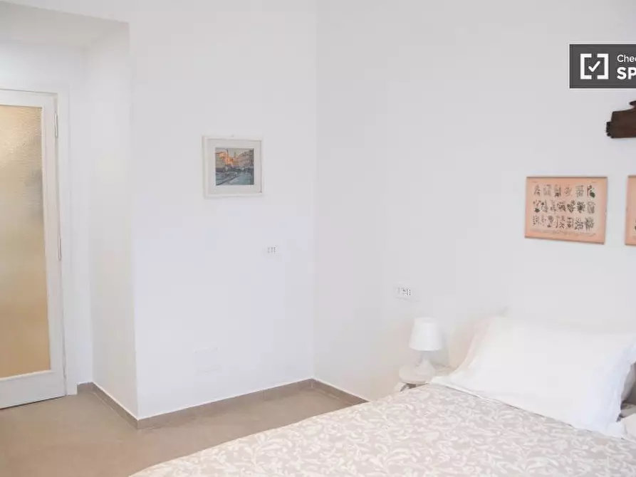 Immagine 10 di Camera condivisa in affitto  in Via Caprarola a Roma