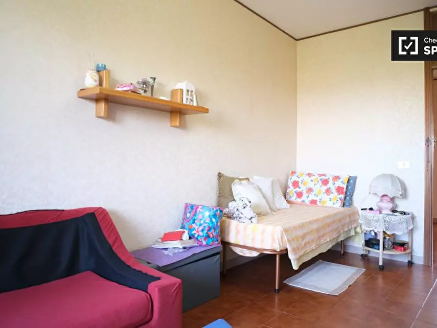 Immagine 2 di Camera condivisa in affitto  in Viale dei Caduti Nella Guerra di Liberazione, 00128 Roma RM, Italy a Roma