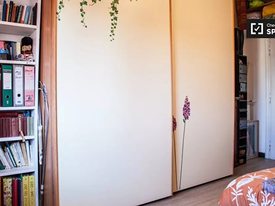 Immagine 2 di Camera condivisa in affitto  in Piazza di Villa Fiorelli a Roma