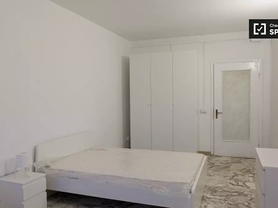 Immagine 17 di Camera condivisa in affitto  in Via Paola Falconieri a Roma