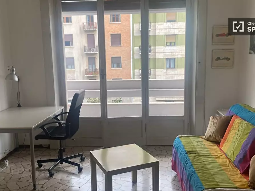 Immagine 2 di Camera condivisa in affitto  in Via Andrea Doria a Milano