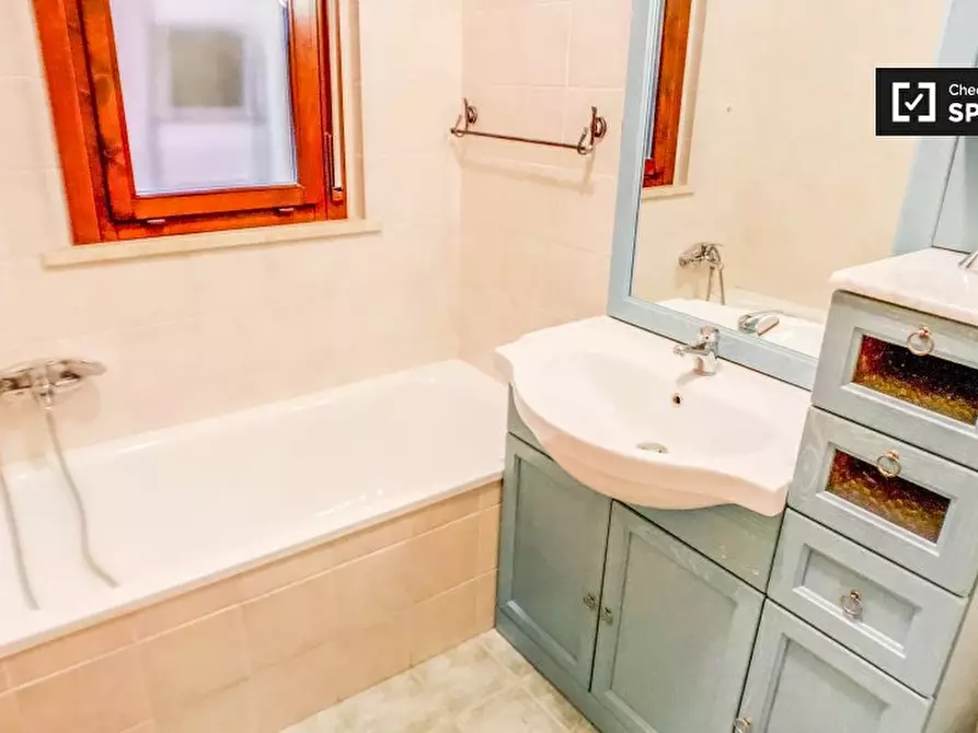 Immagine 14 di Appartamento in affitto  in Via Alberto Burri a Roma