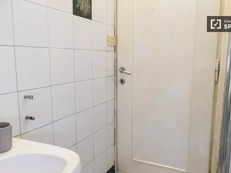 Immagine 4 di Appartamento in affitto  in Via Gian Luca Squarcialupo a Roma