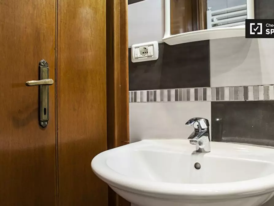 Immagine 9 di Appartamento in affitto  in Via Altino a Roma