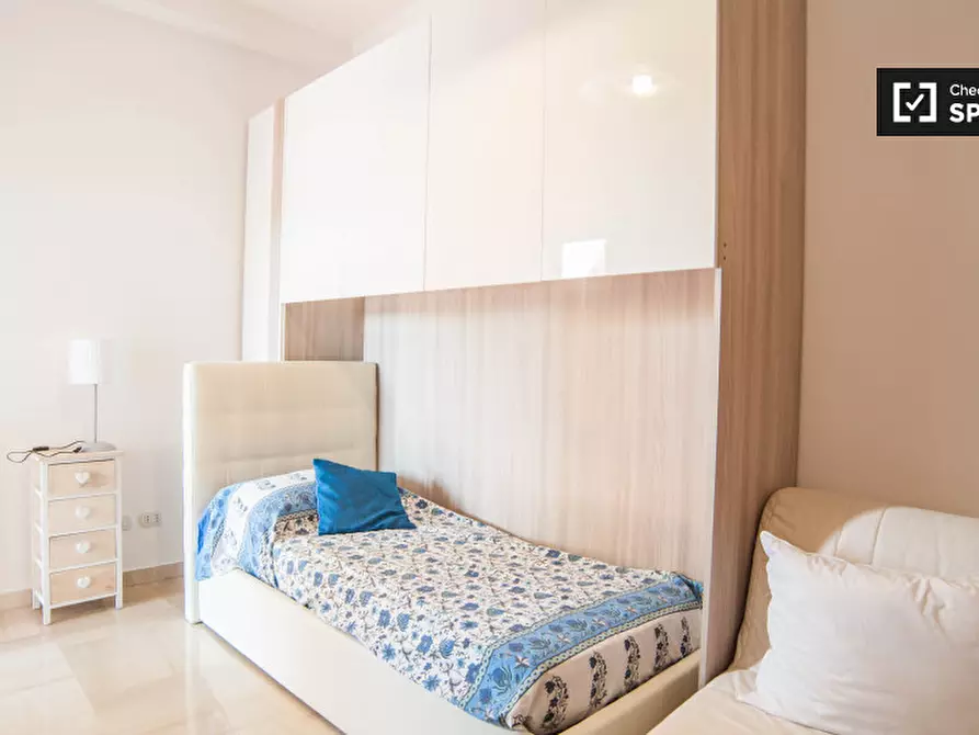 Immagine 1 di Camera condivisa in affitto  in Via Aurelia a Roma