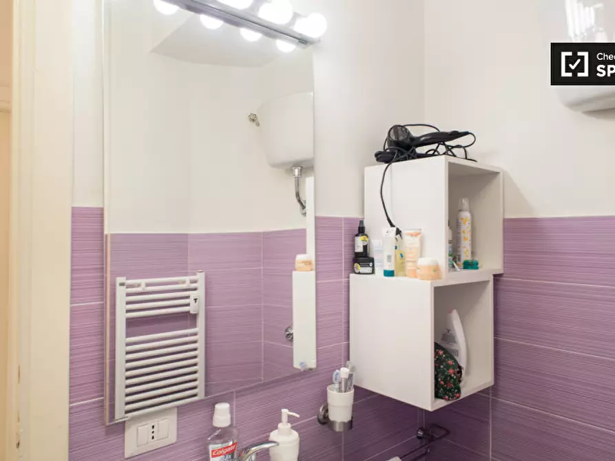 Immagine 11 di Camera condivisa in affitto  in Largo dei Colli Albani a Roma