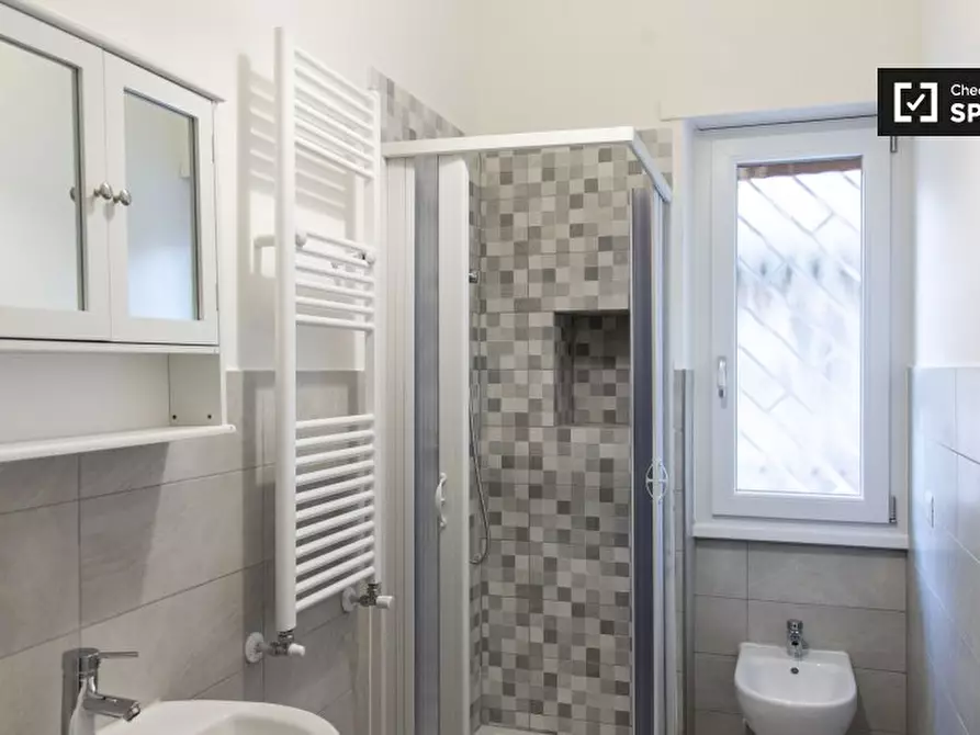 Immagine 13 di Camera condivisa in affitto  in Viale di Vigna Pia a Roma