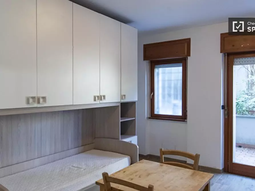 Immagine 2 di Ufficio in affitto  in Via Enrico Besta a Roma