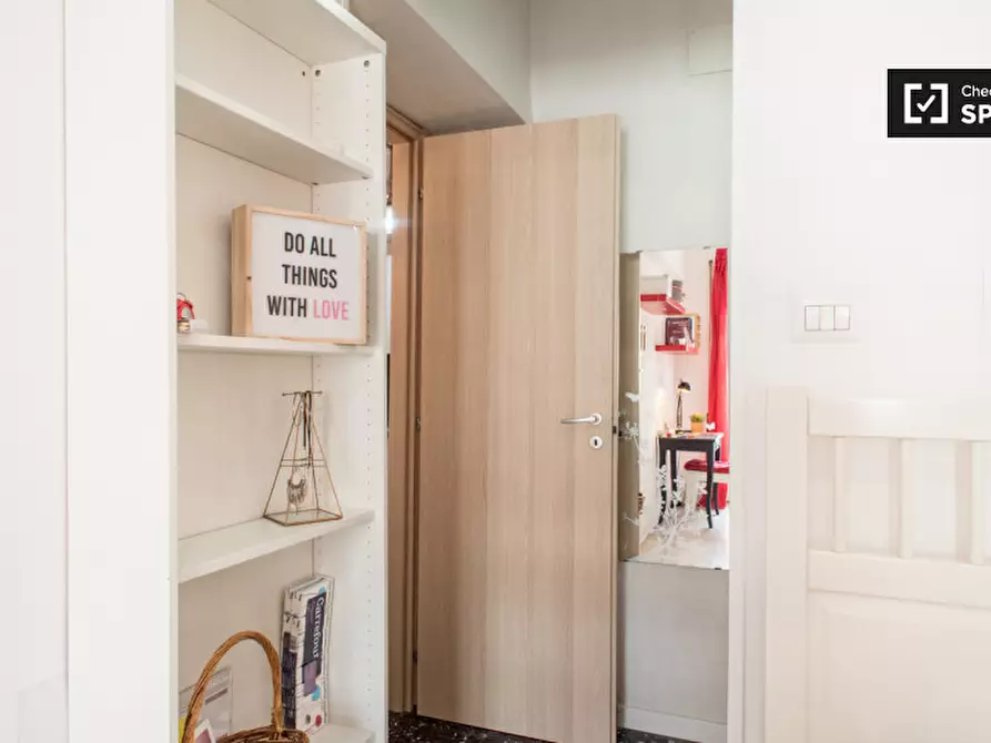 Immagine 4 di Camera condivisa in affitto  in Via Casilina a Roma