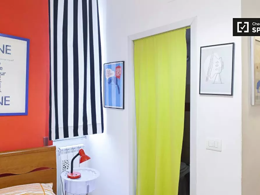 Immagine 4 di Camera condivisa in affitto  in Via Francesco Amici a Roma