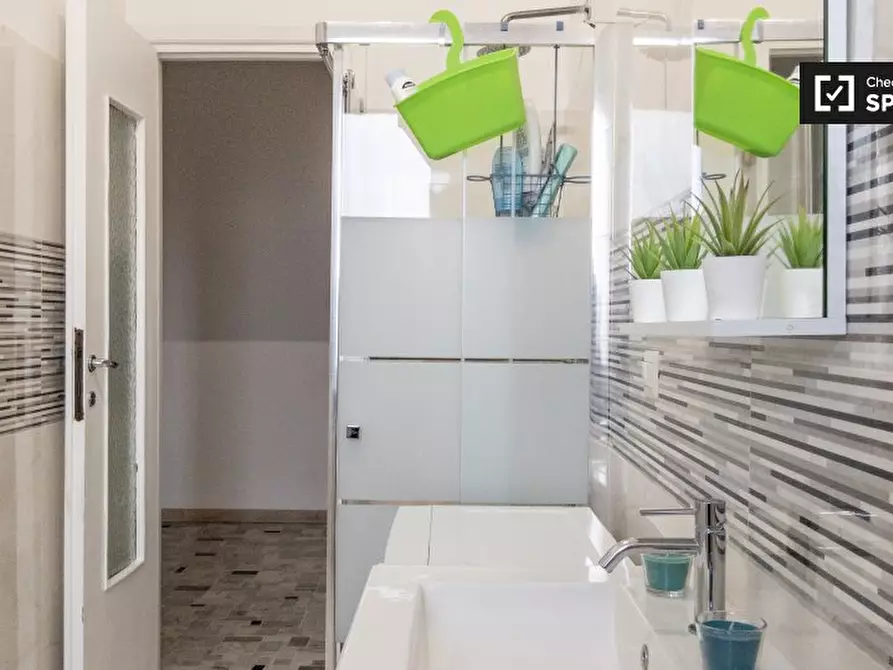 Immagine 17 di Camera condivisa in affitto  in Via Saverio Altamura a Milano