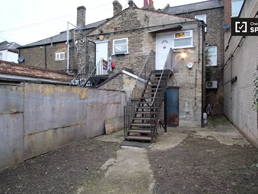 Immagine 10 di Camera condivisa in affitto  in High Street a Walthamstow