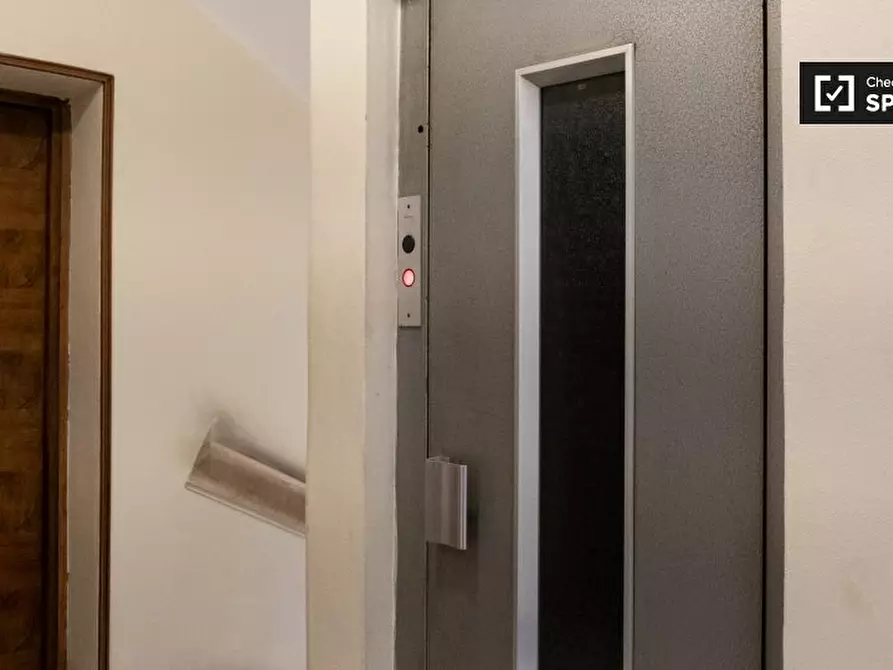 Immagine 19 di Camera condivisa in affitto  in Via Alfonso Borelli a Roma